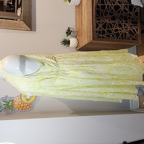 Torrid - Midi Wash Gauze Tiered Dress in Floral Yellow​​​​​​​​ - Picture 4 of 13